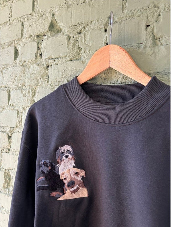 Navy sweater met ingekleurde honden