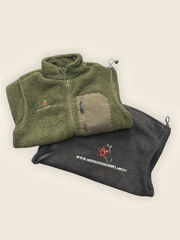 Sherpa body warmer with line drawing