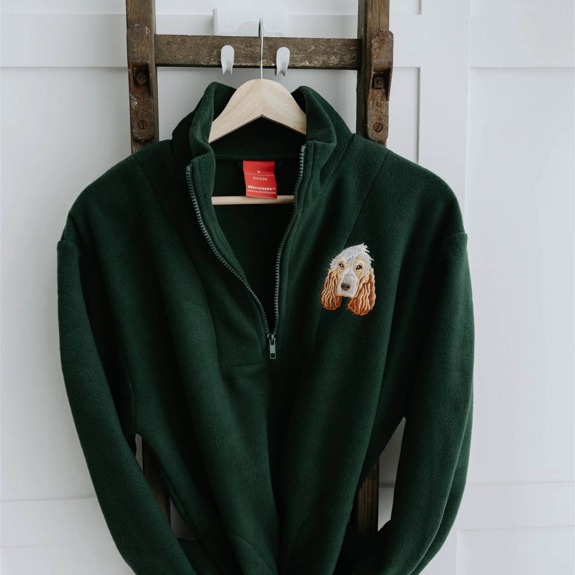 huisdier borduren op een fleece trui