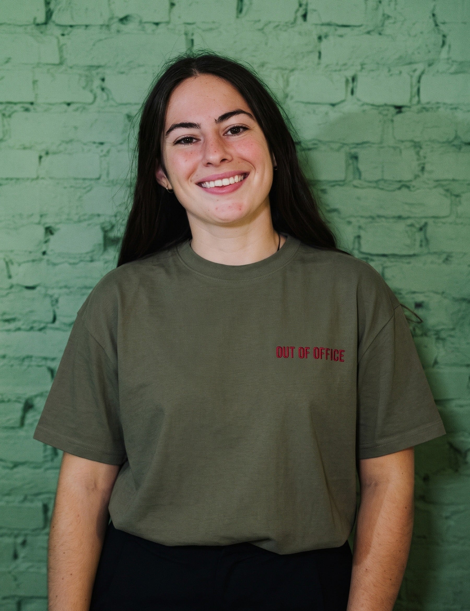 Oversized t-shirt met borduring, gedragen