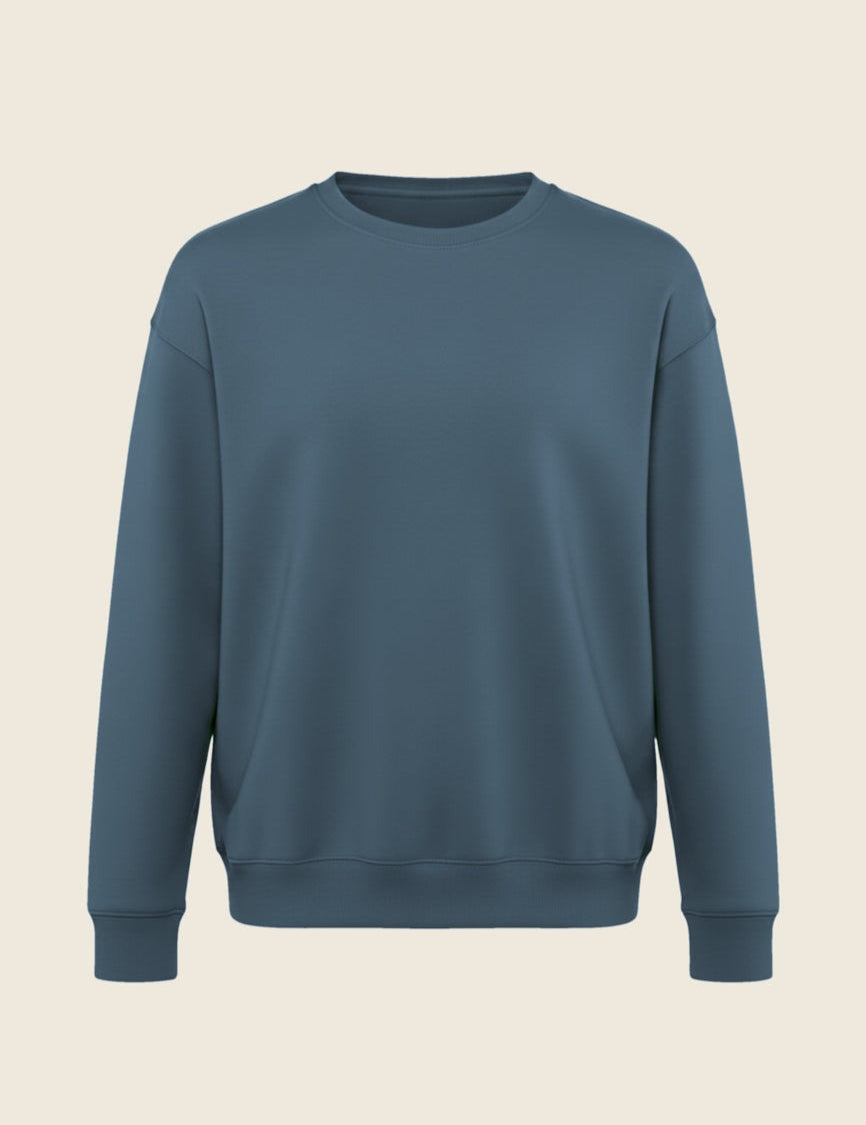 Sweater in de kleur Nordic Blauw, geborduurd door Tice Nits