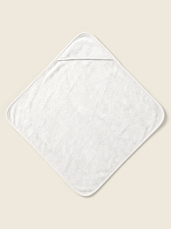 Babyhanddoek met kap en datum in Romeinse cijfers, in de kleur Wit