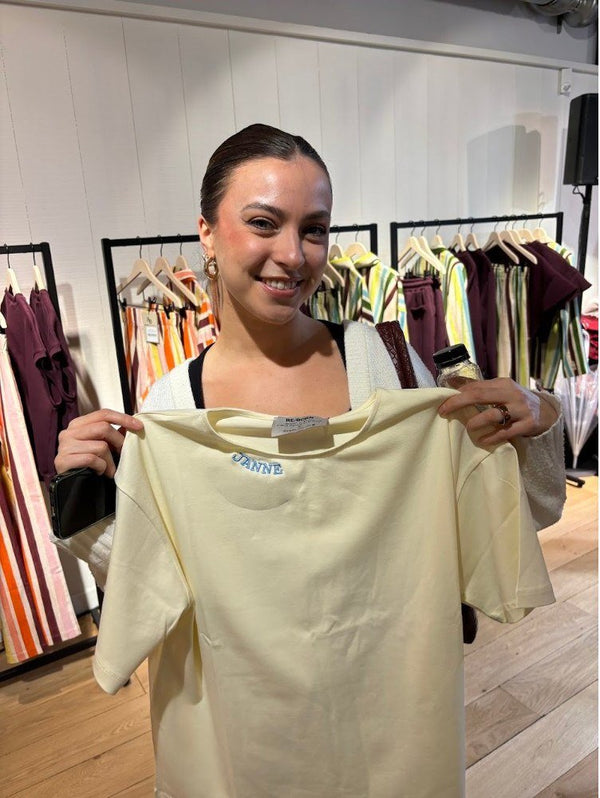 T-shirt (snelle levering), gedragen