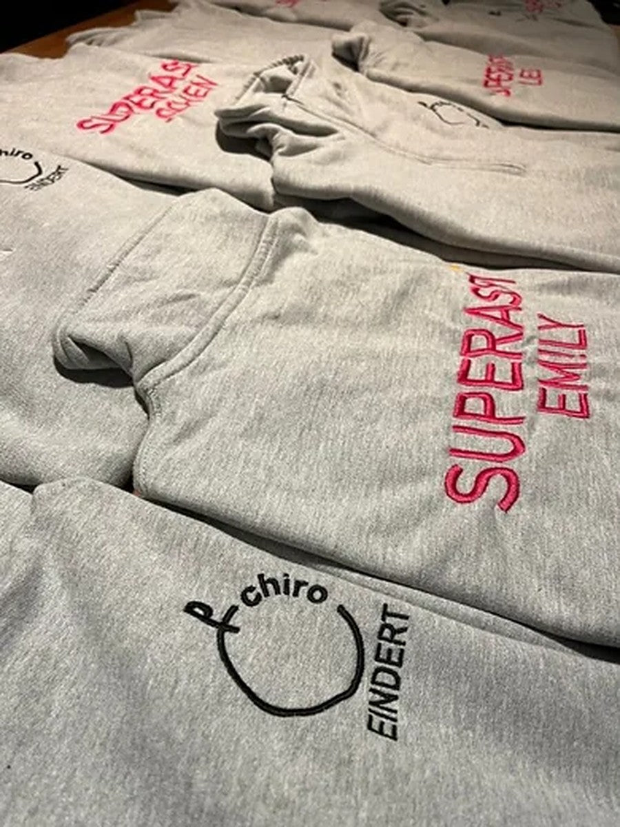 Pulls avec nom du groupe et prénoms