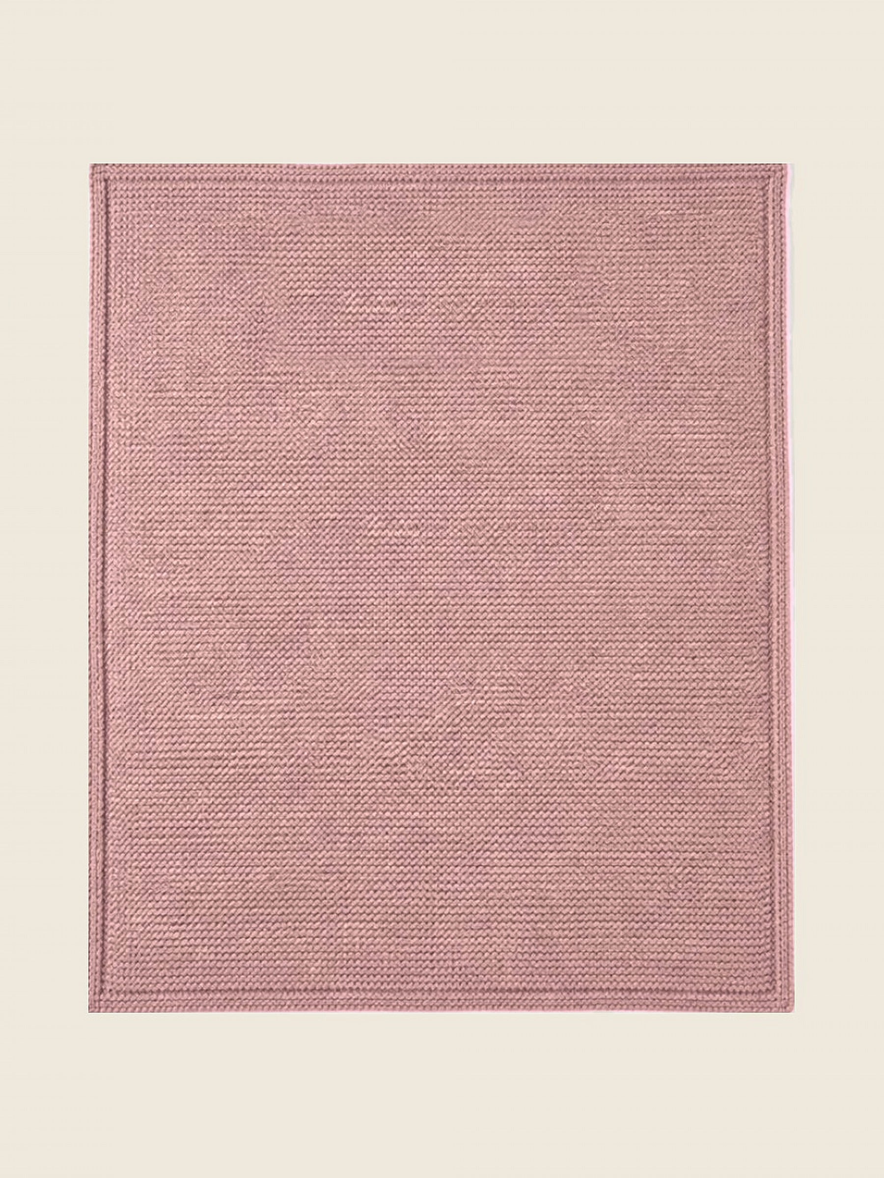 Gebreid babydekentje in Oud roze, plat open gelegd, nog zonder borduring