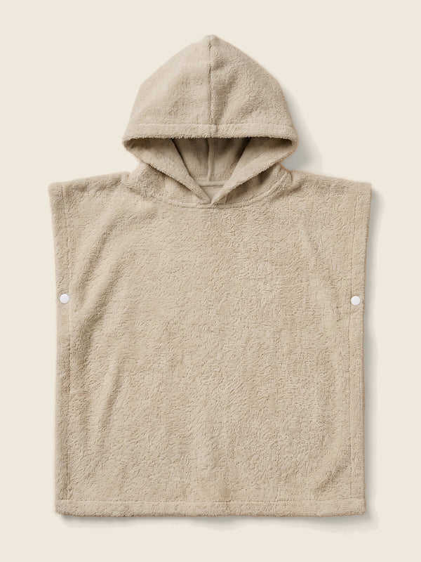 Babyponcho met datum in Romeinse cijfers, in de kleur Taupe