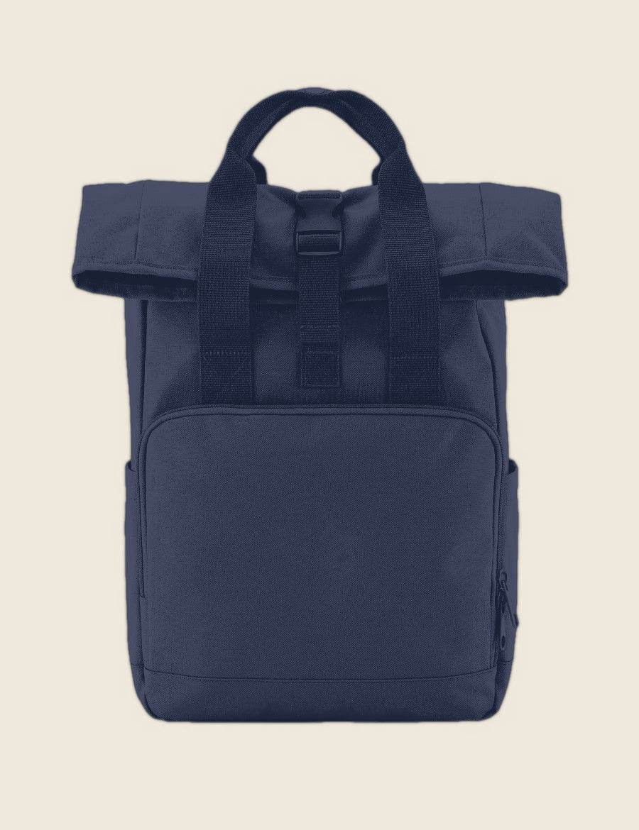 Rolltop rugzak in de kleur Navy, nog zonder borduring